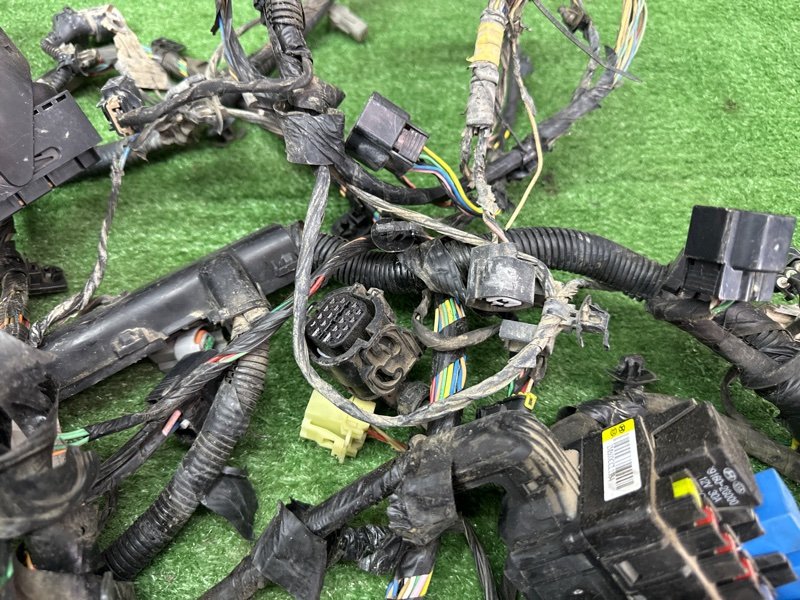 Проводка моторного отсека с блоком предохранителей Kia Cerato 2 2011 TD