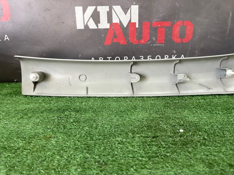 Накладка стойки лобового стекла Ford Focus 2 2008 CB