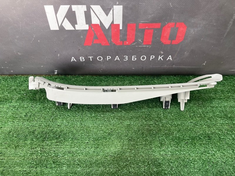 Накладка стойки кузова Ford Focus 2 2008 CB