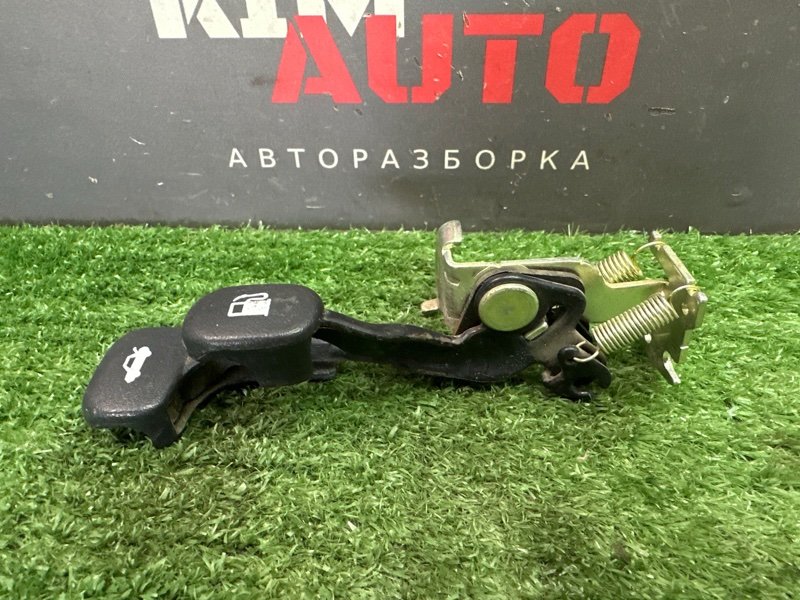 Ручка открывания бензобака и багажника Kia Cerato 2 2011 TD