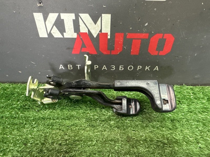 Ручка открывания бензобака и багажника Kia Cerato 2 2011 TD