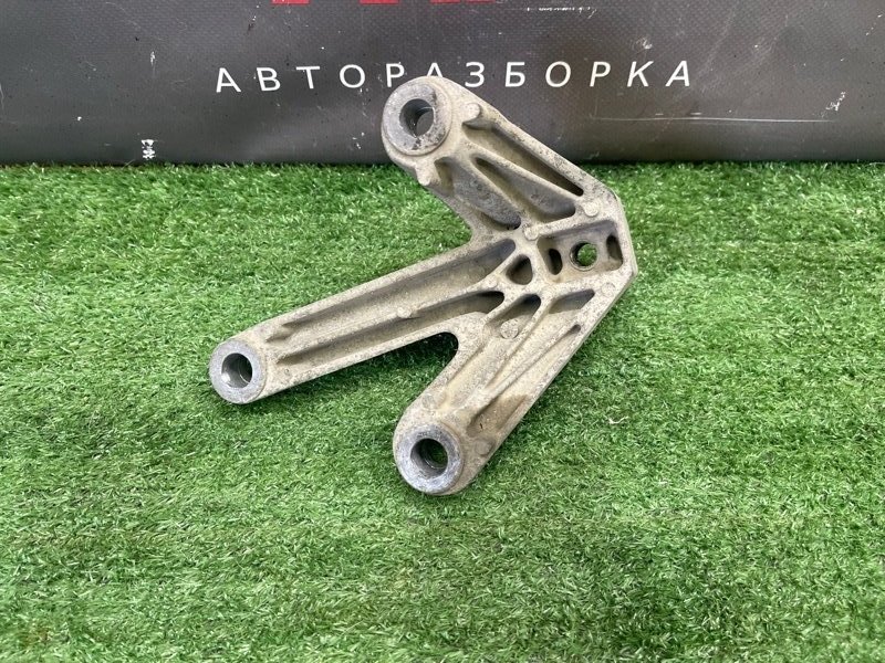 Кронштейн кпп Ford Focus 2 2008 CB