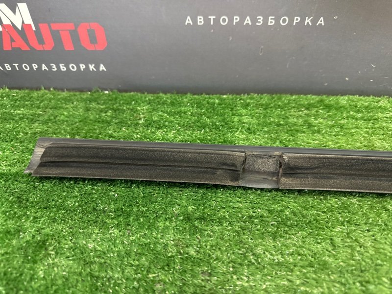 Уплотнитель стекла наружный (Бархотка) Kia Sportage 3 2014 SL