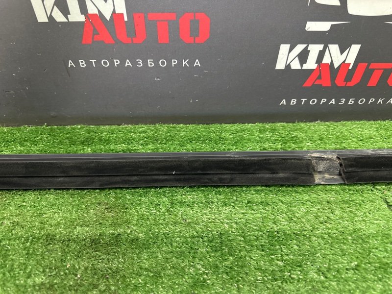 Уплотнитель стекла наружный (Бархотка) Kia Sportage 3 2014 SL