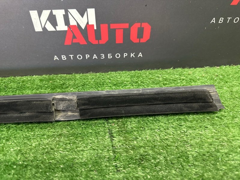Уплотнитель стекла наружный (Бархотка) Kia Sportage 3 2014 SL