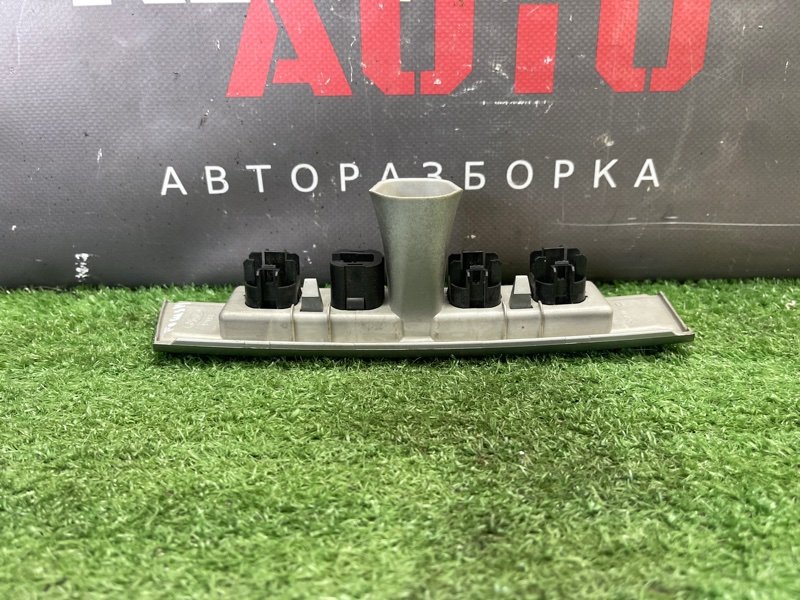 Кнопка обогрева заднего стекла Ford Focus 2 2008 CB