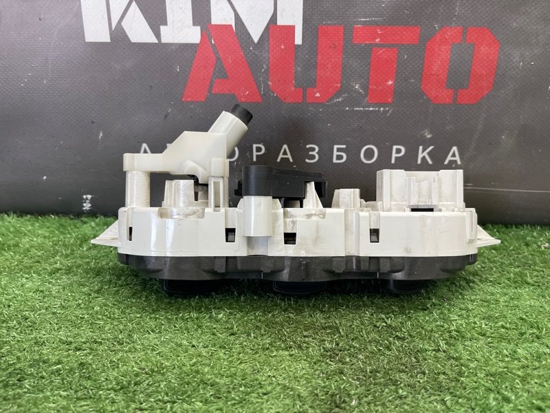 Блок управления отопителем и кондиционером Ford Focus 2 2008 CB