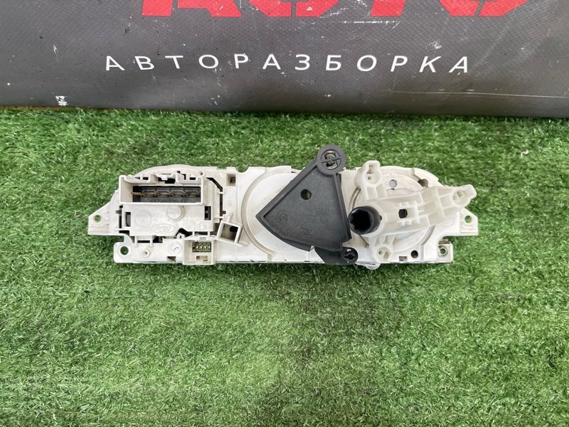 Блок управления отопителем и кондиционером Ford Focus 2 2008 CB