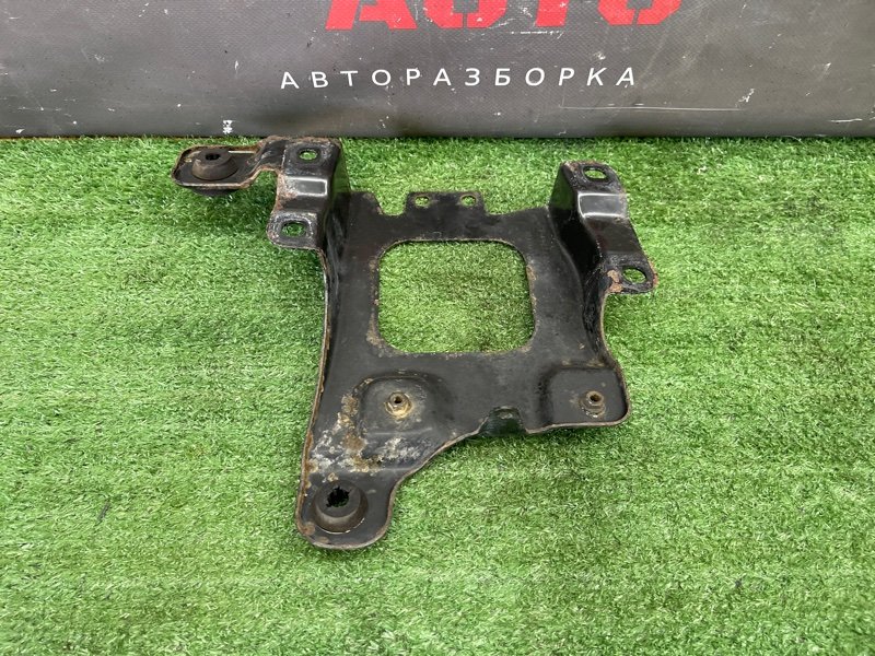 Кронштейн площадки Акб Ford Focus 2 2008 CB