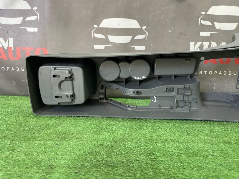 Центральная консоль(тоннель) МКПП Ford Focus 2 2008 CB