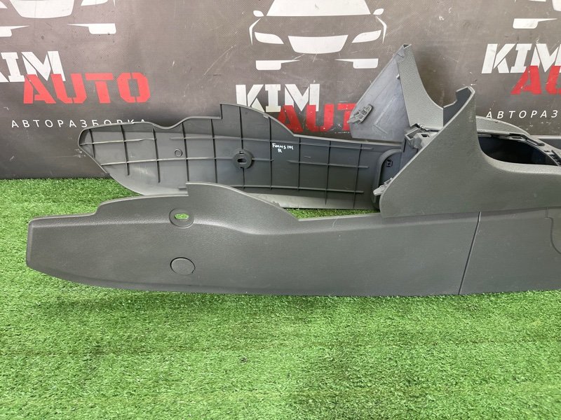 Центральная консоль(тоннель) МКПП Ford Focus 2 2008 CB