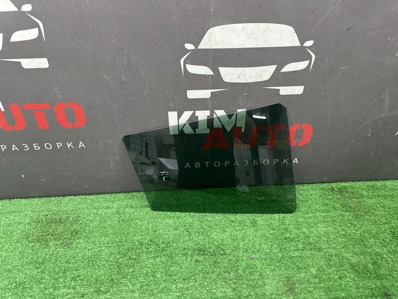 Стекло глухое заднее Kia Sportage 3 2014 SL