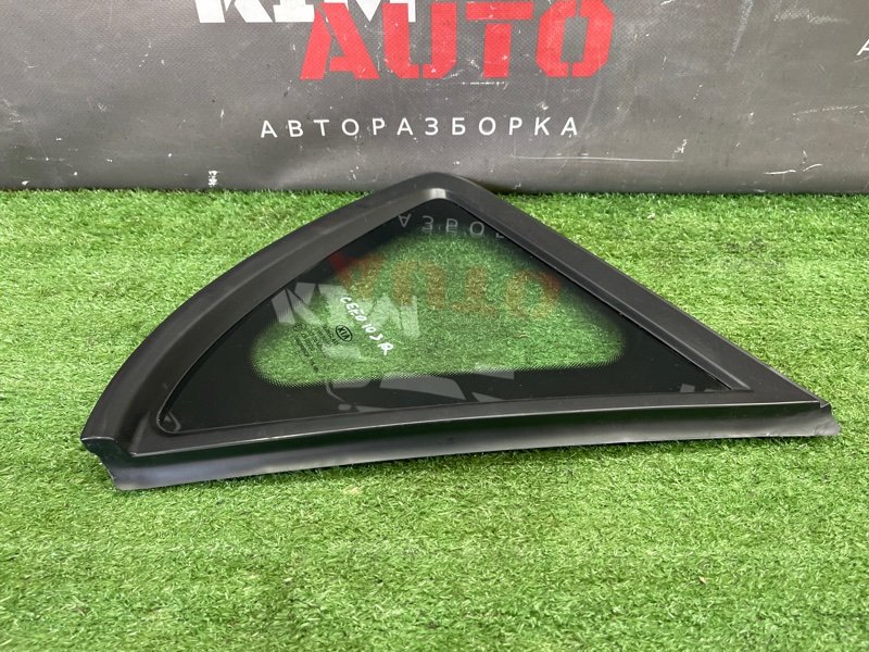 Стекло глухое заднее Kia Ceed 1 2010 ED