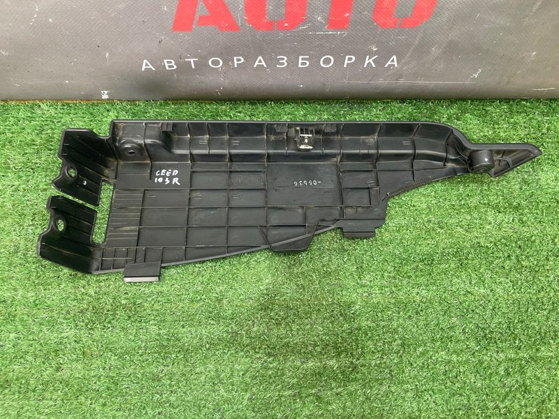 Опора полки багажника Kia Ceed 1 2010 ED