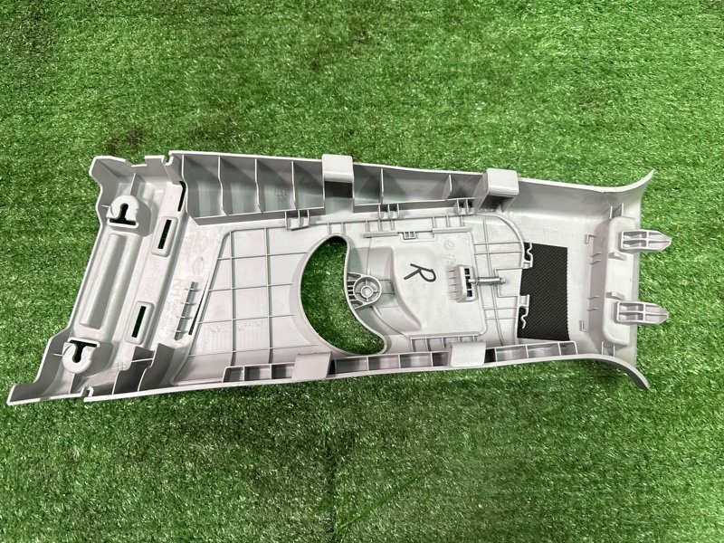 Накладка центральной стойки верхняя Hyundai Creta 2017 GS