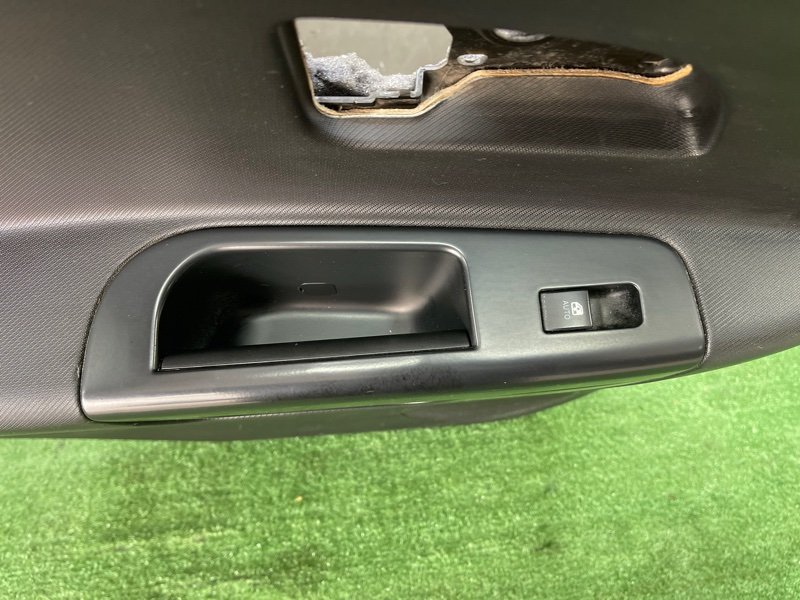 Обшивка двери Kia Ceed 1 2010 ED