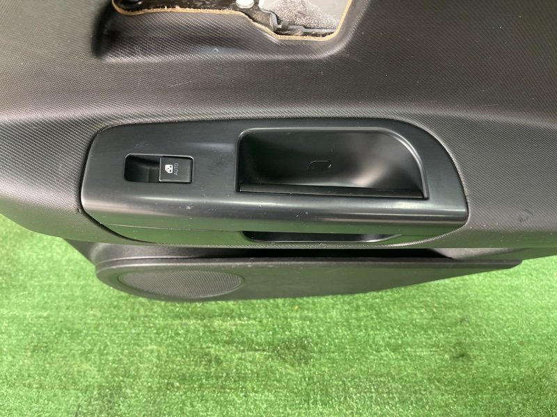 Обшивка двери Kia Ceed 1 2010 ED