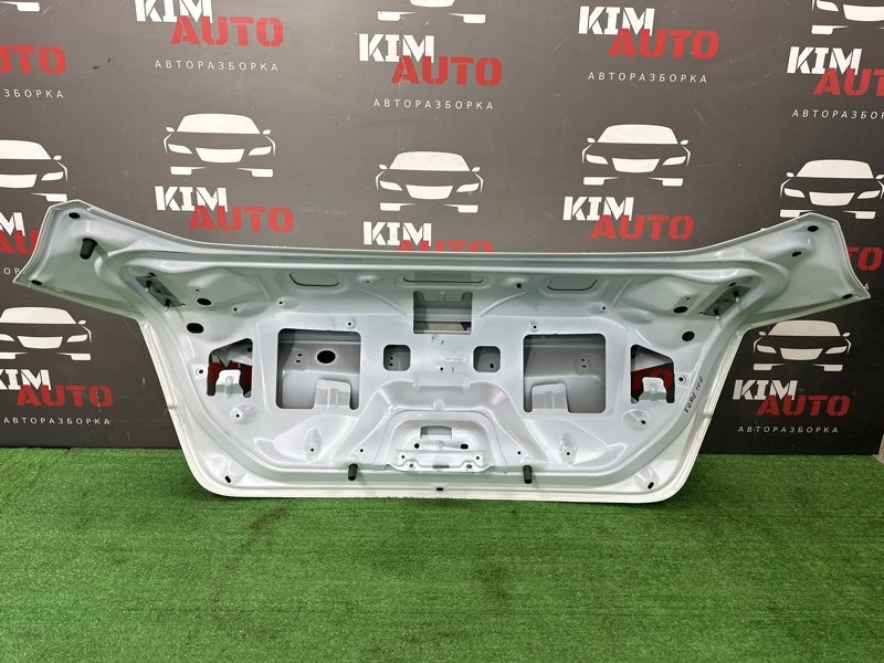Крышка багажника Ford focus 3 2012 CB8