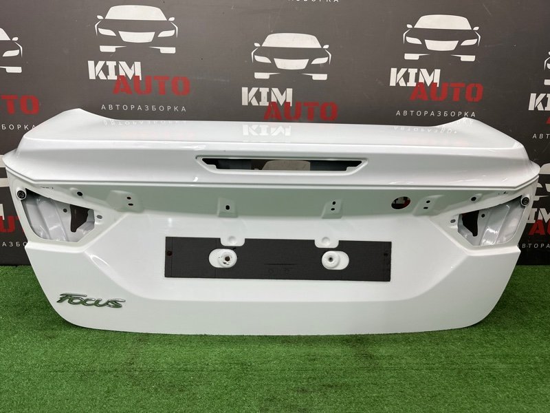 Крышка багажника Ford focus 3 2012 CB8