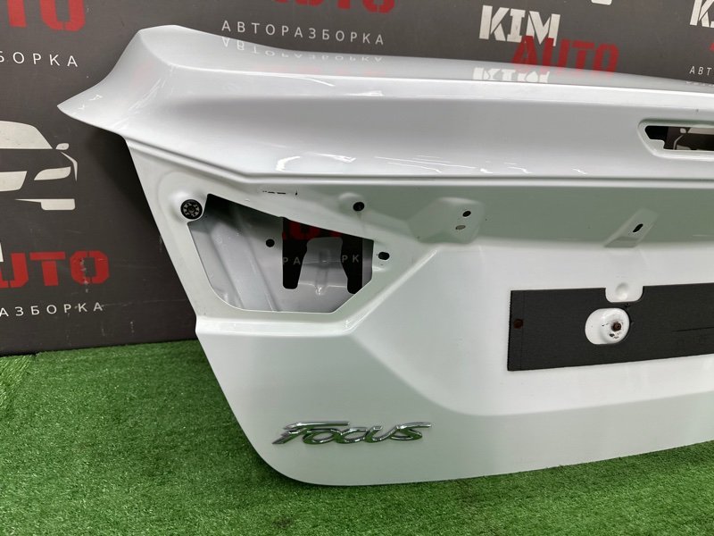 Крышка багажника Ford focus 3 2012 CB8