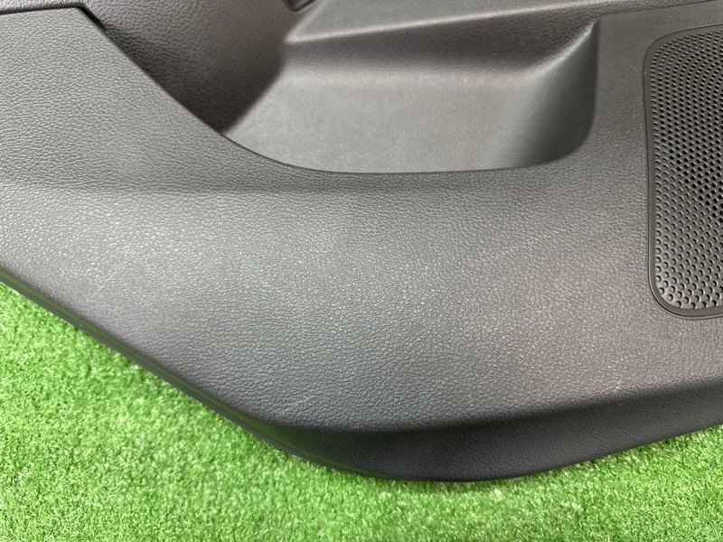 Обшивка двери Ford focus 3 2012 CB8
