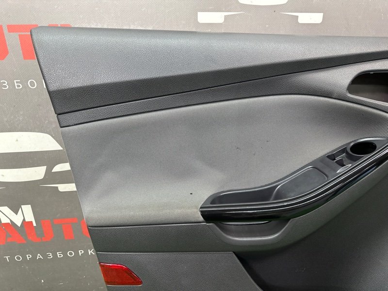 Обшивка двери Ford focus 3 2012 CB8