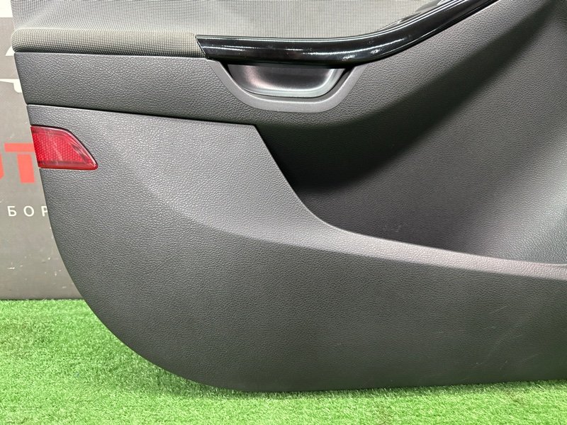 Обшивка двери Ford focus 3 2012 CB8