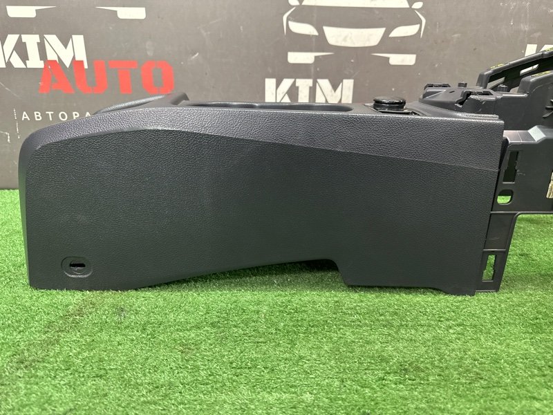 Центральная консоль(тоннель) МКПП Ford focus 3 2012 CB8