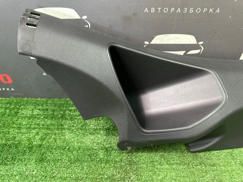 Накладка стойки нижняя Ford focus 3 2012 CB8
