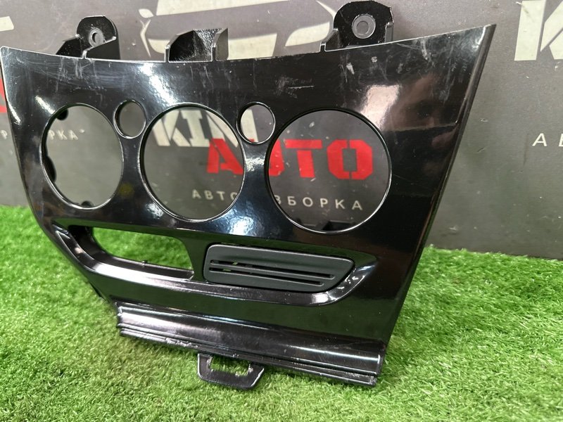 Накладка декоративная Ford focus 3 2012 CB8