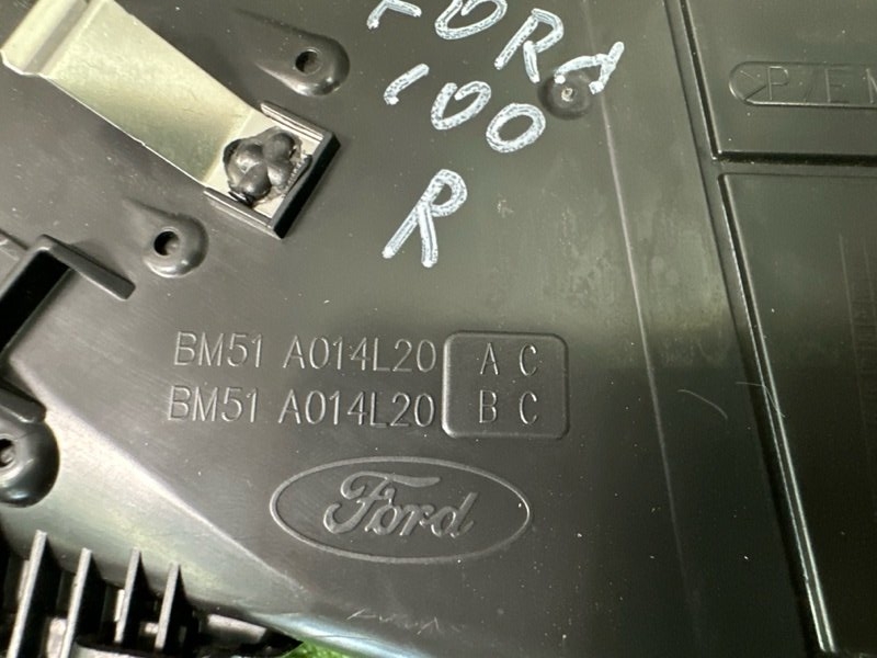 Дефлектор отопителя центральный Ford focus 3 2012 CB8