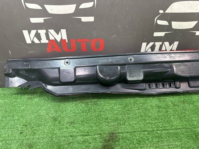 Накладка под жабо водосток Ford focus 3 2012 CB8
