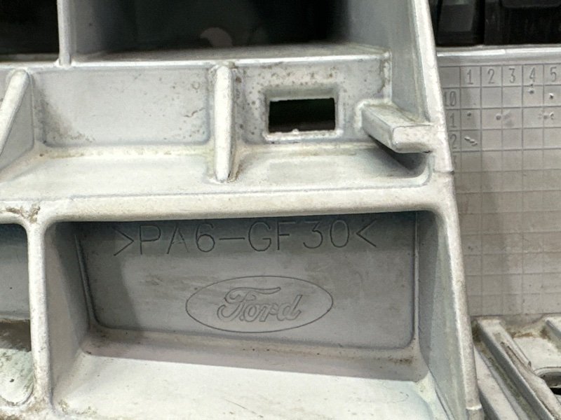 Панель передняя(телевизор) Ford focus 3 2012 CB8