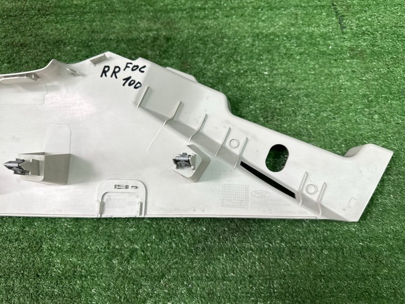 Накладка стойки кузова Ford focus 3 2012 CB8