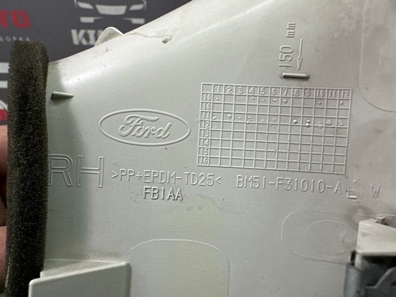 Накладка стойки кузова Ford focus 3 2012 CB8