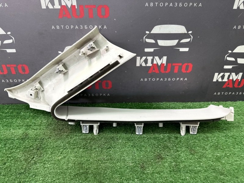 Накладка стойки кузова Ford focus 3 2012 CB8