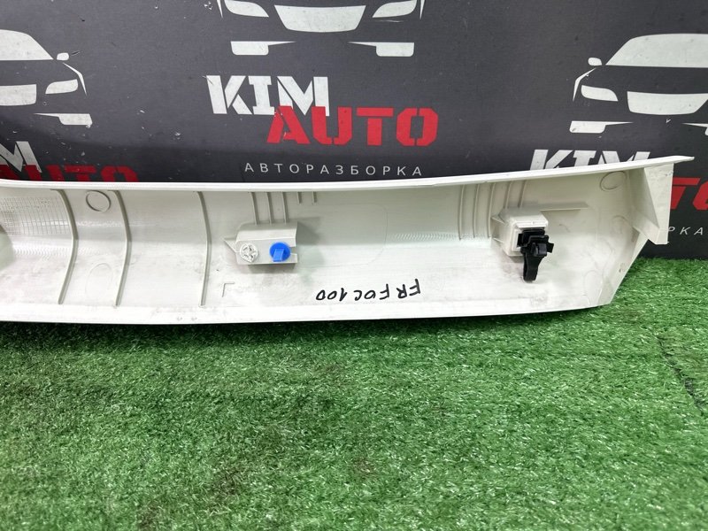 Накладка стойки лобового стекла Ford focus 3 2012 CB8