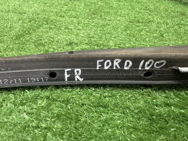 Уплотнитель двери Ford focus 3 2012 CB8