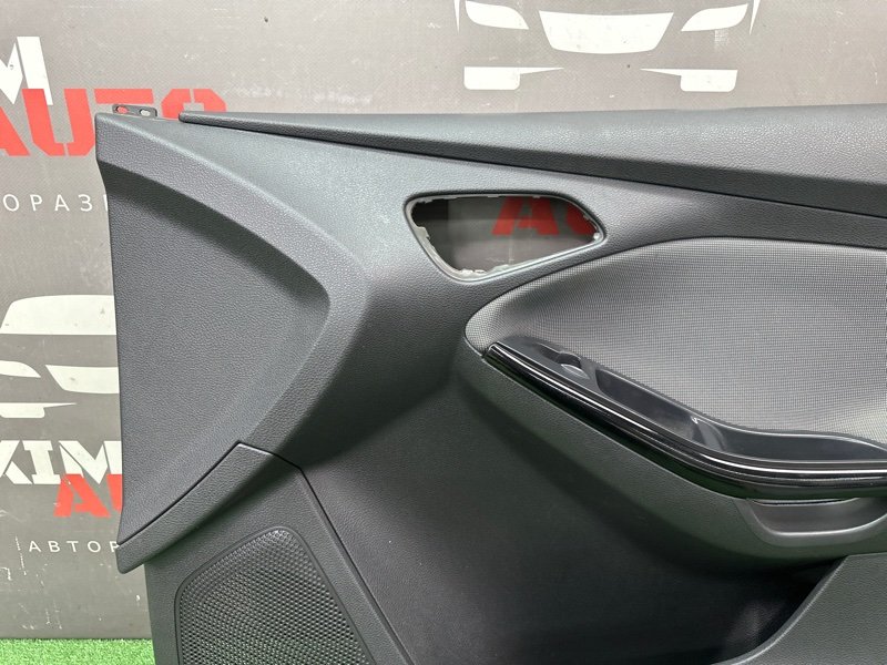 Обшивка двери Ford focus 3 2012 CB8