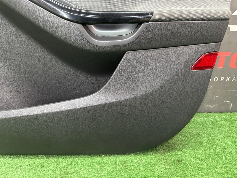 Обшивка двери Ford focus 3 2012 CB8
