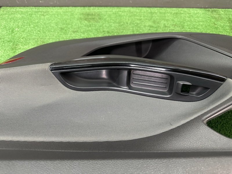 Обшивка двери Ford focus 3 2012 CB8