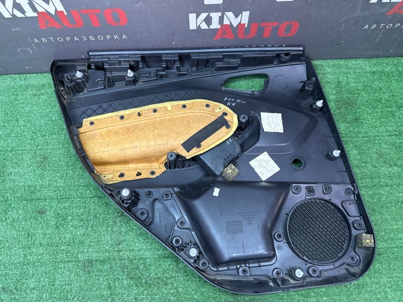 Обшивка двери Ford focus 3 2012 CB8