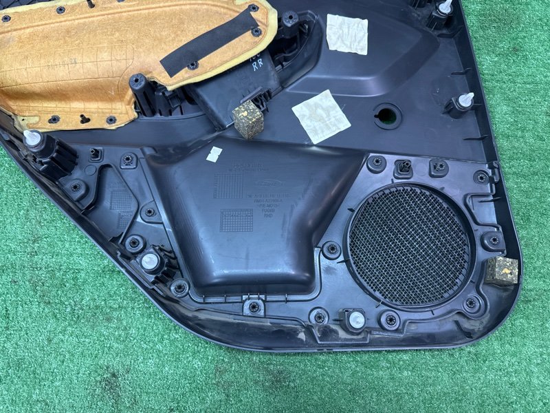 Обшивка двери Ford focus 3 2012 CB8