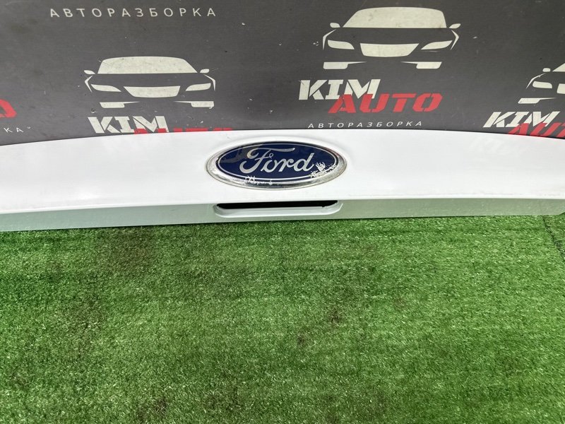 Молдинг крышки багажника Ford focus 3 2012 CB8