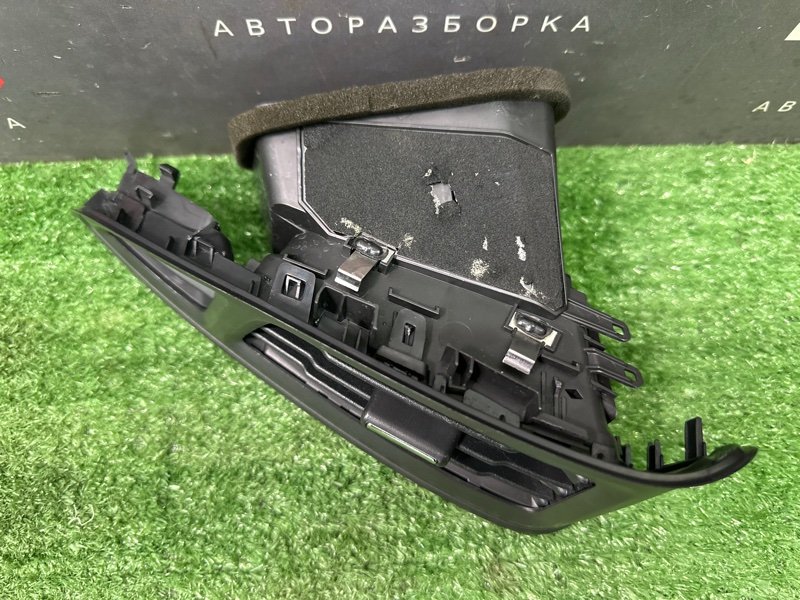 Дефлектор отопителя Ford focus 3 2012 CB8