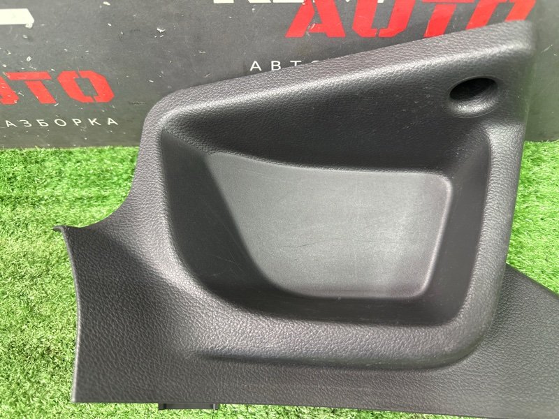 Накладка стойки нижняя Ford focus 3 2012 CB8