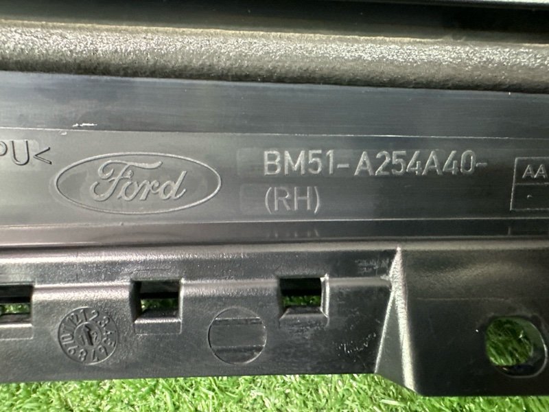 Накладка задней двери Ford focus 3 2012 CB8