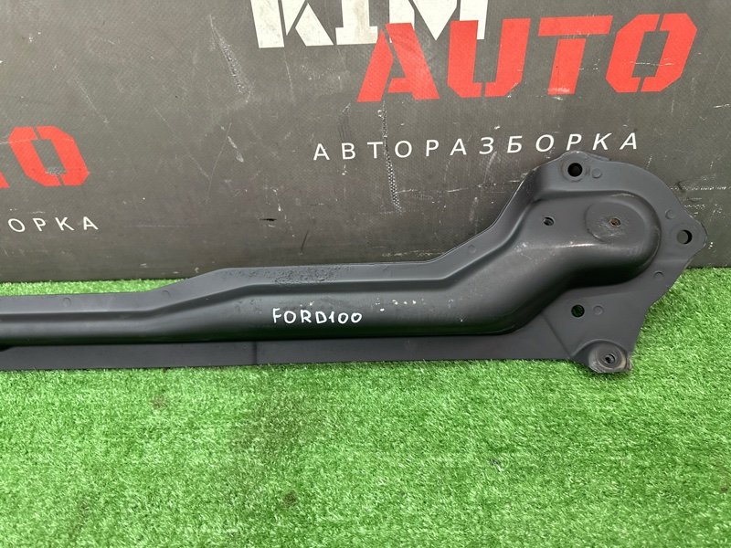 Растяжка/распорка передних стоек Ford focus 3 2012 CB8