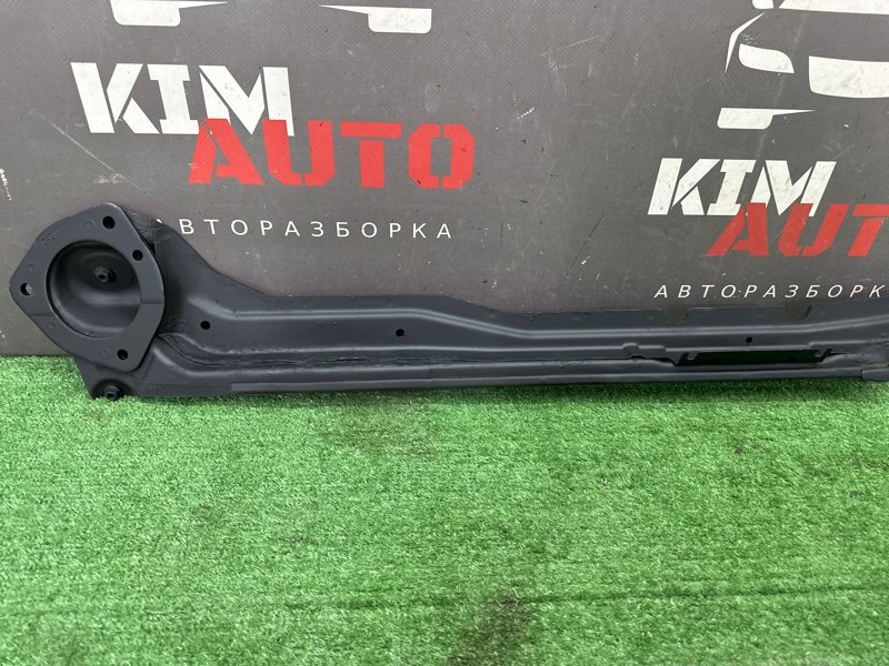 Растяжка/распорка передних стоек Ford focus 3 2012 CB8
