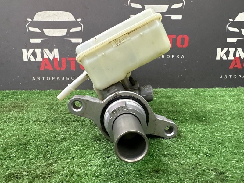 Главный тормозной цилиндр с бочком Ford focus 3 2012 CB8
